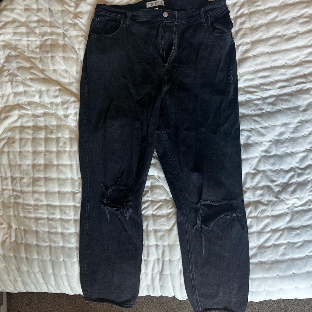 Abercrombie & Fitch Curve Love The 90s Straight Ultra High Rise Jean